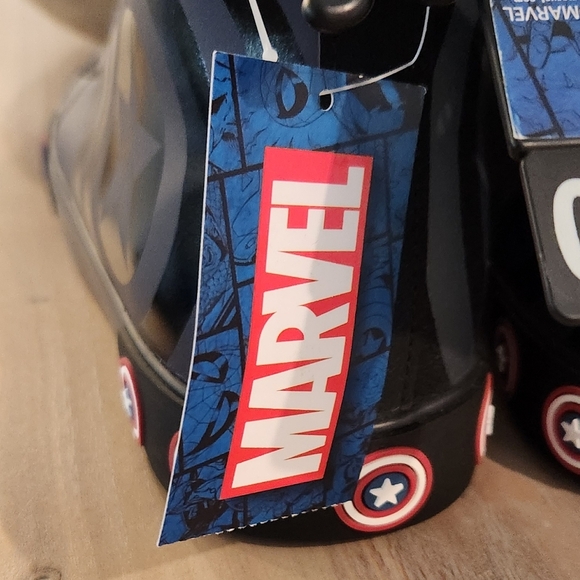 👟 Captain America High-Top Sneakers – Size 10 – Marvel Avengers – New with Tags - Picture 8 of 14